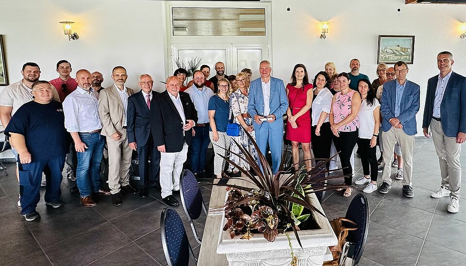 Gruppenbild viele Personen